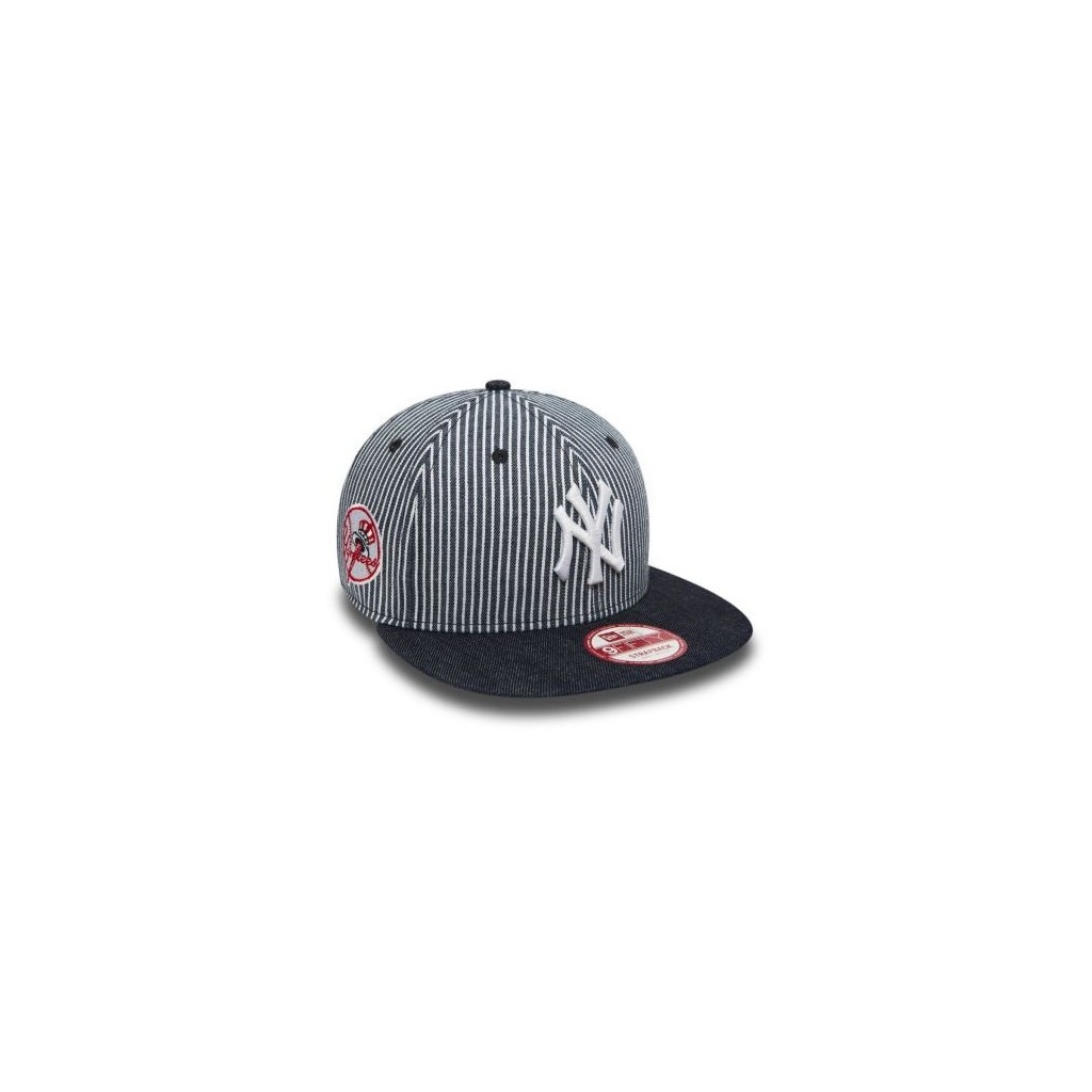white pinstripe yankees hat