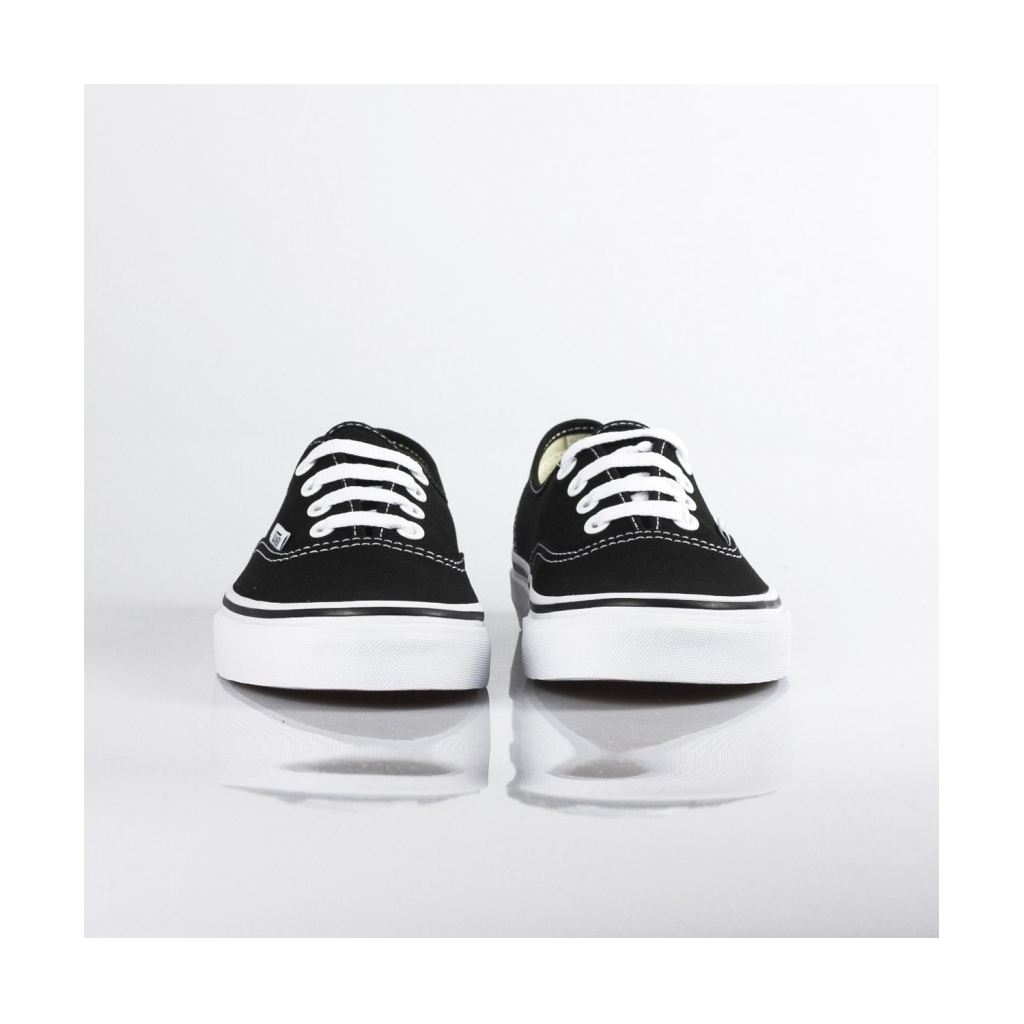 SCARPA BASSA AUTHENTIC BLACK