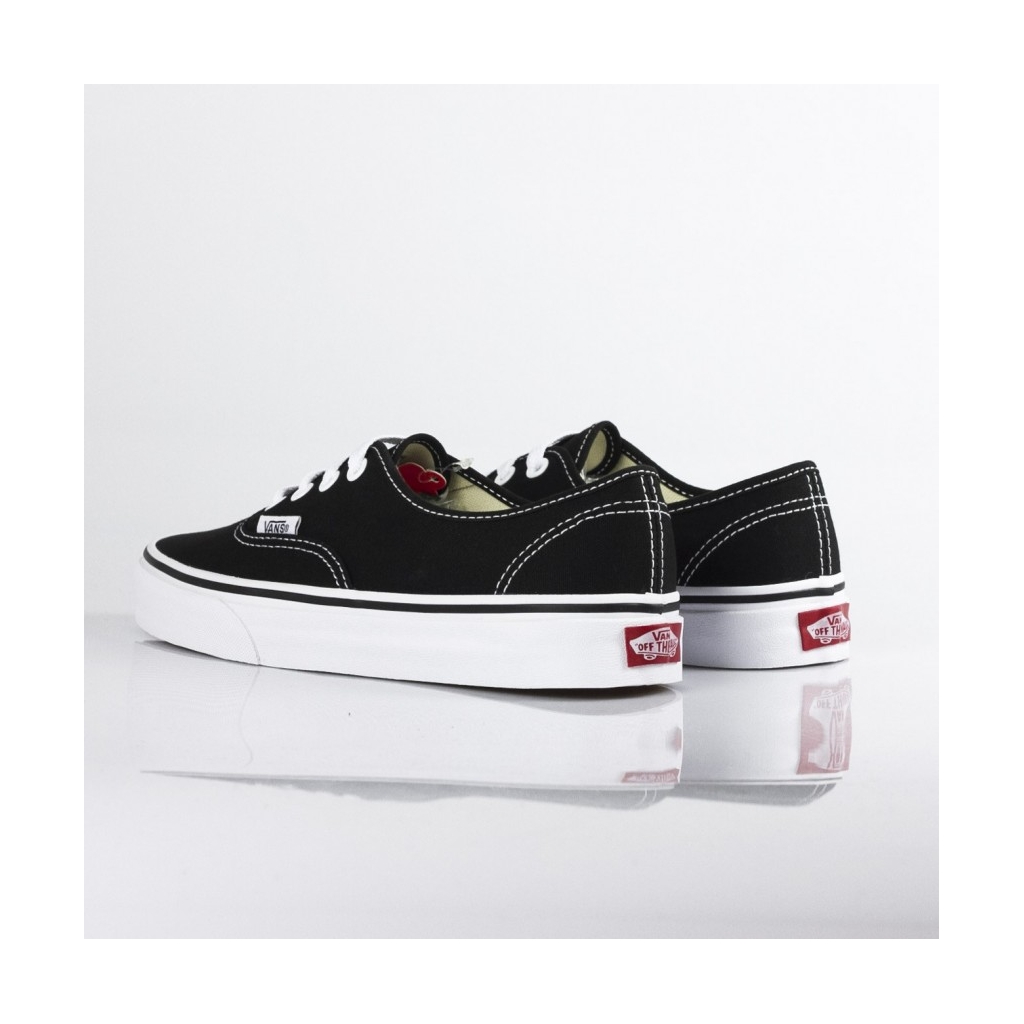 SCARPA BASSA AUTHENTIC BLACK