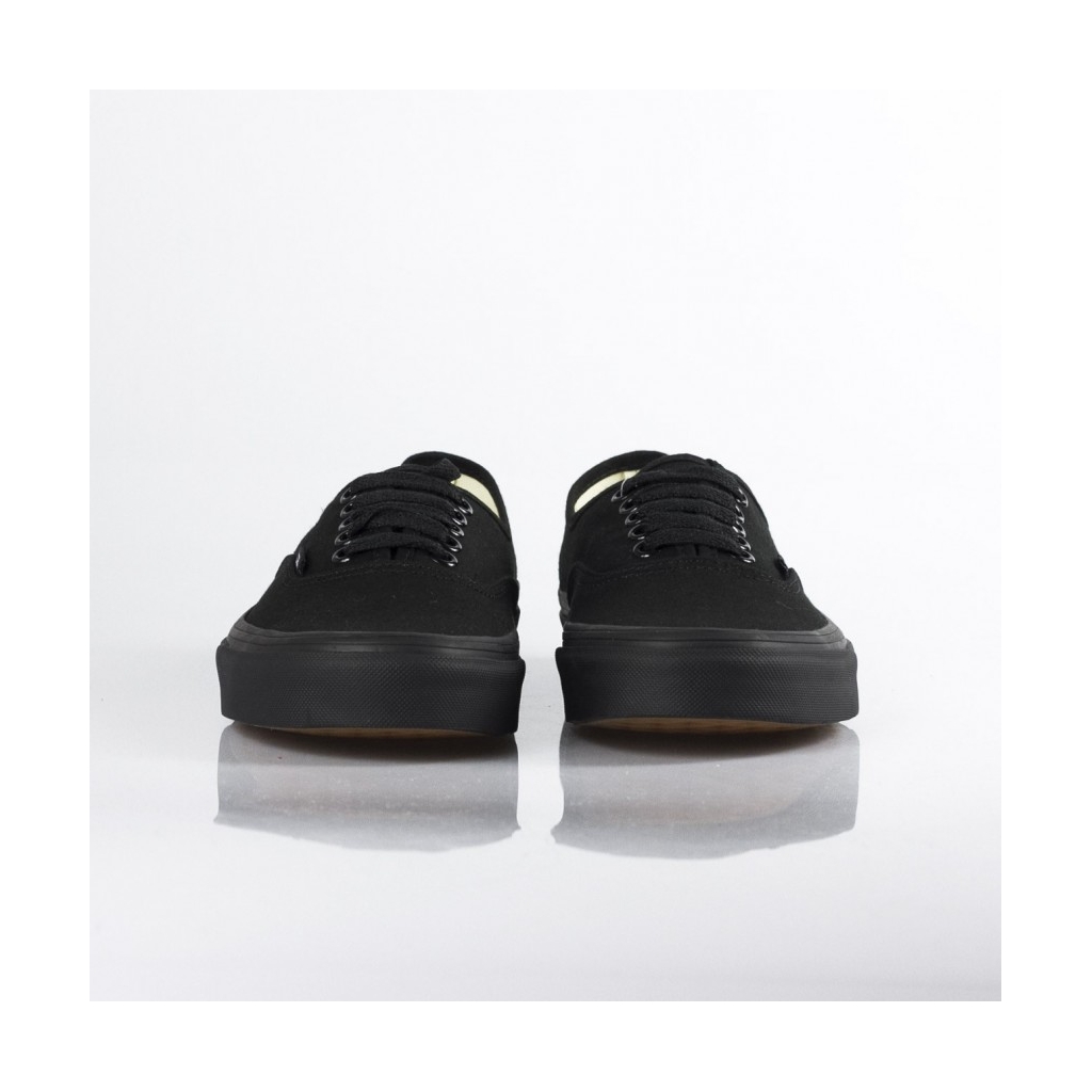 SCARPA BASSA AUTHENTIC BLACK/BLACK