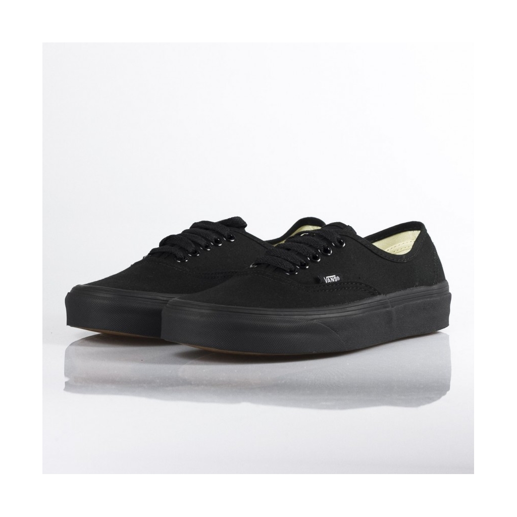 SCARPA BASSA AUTHENTIC BLACK/BLACK