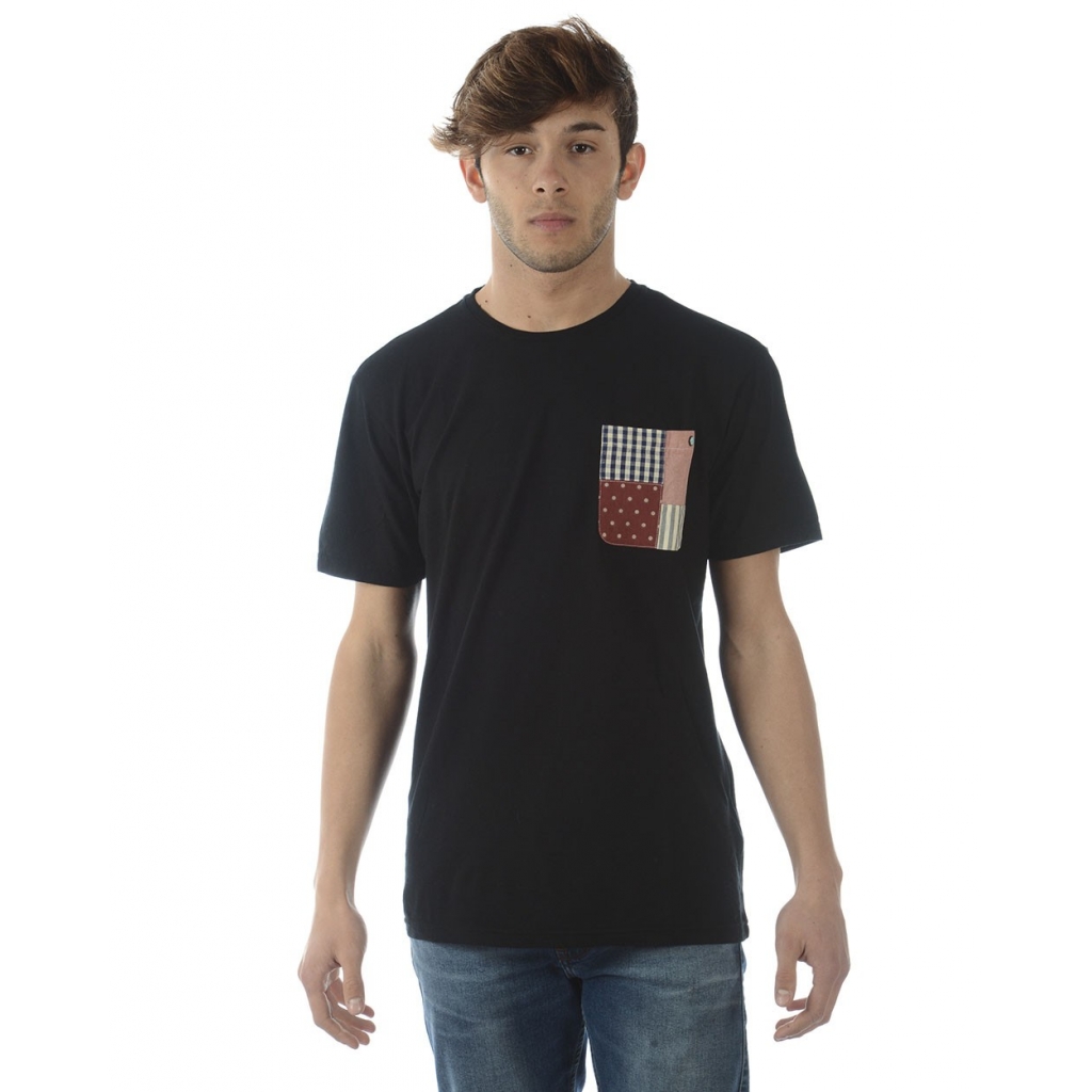 T-SHIRT MAGLIA UN TASCHINO A PATCH NERO