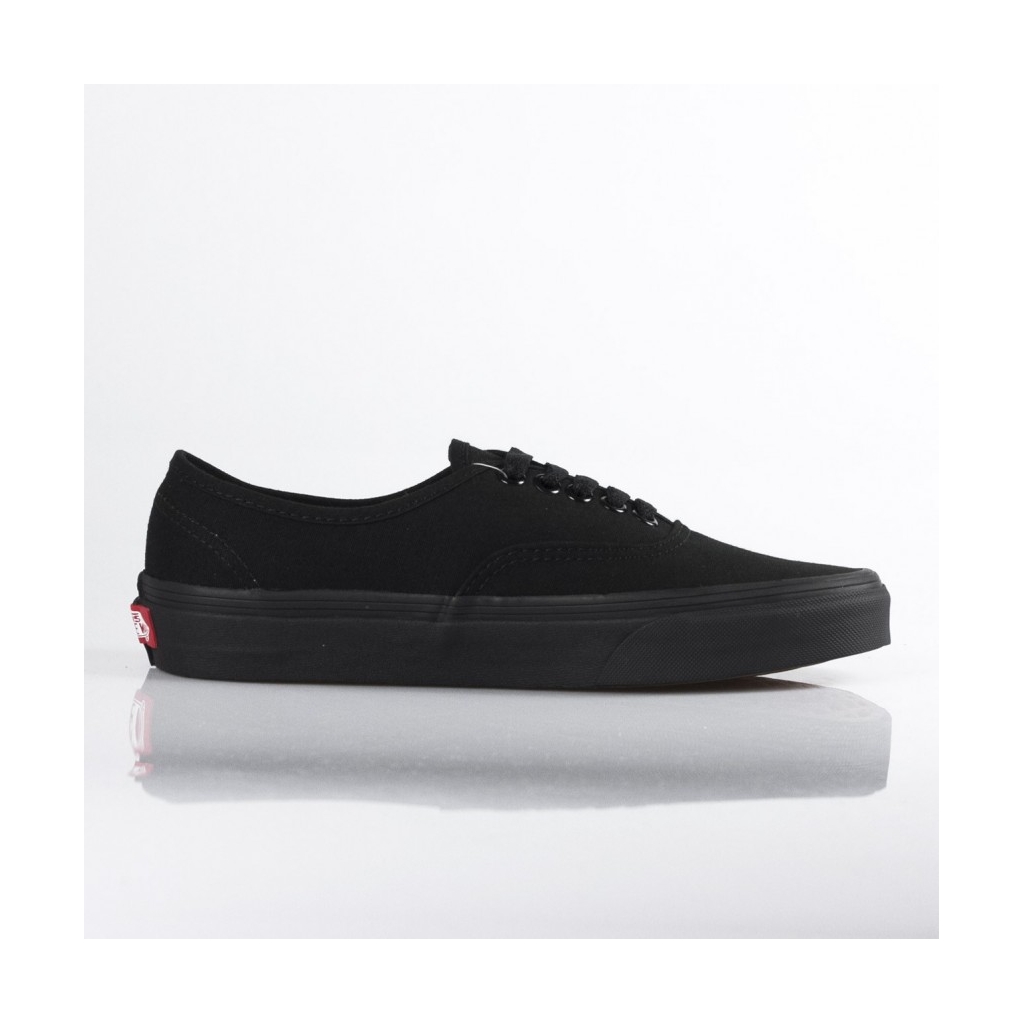 SCARPA BASSA AUTHENTIC BLACK/BLACK