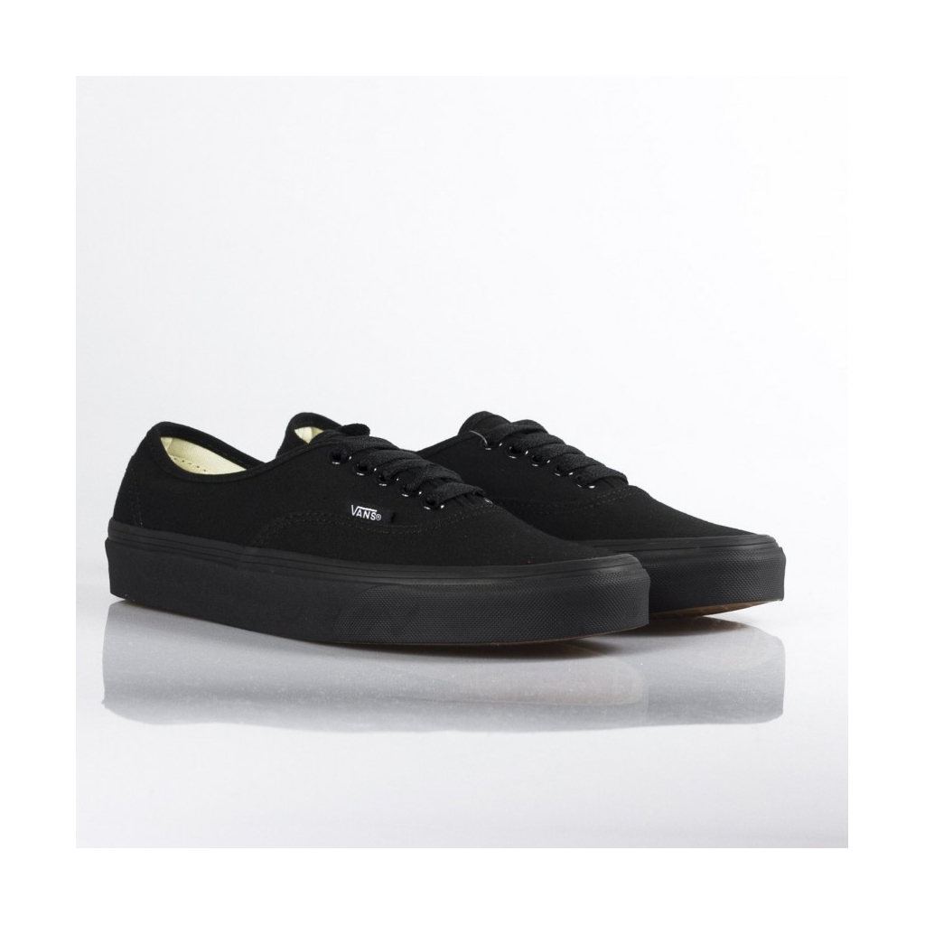 SCARPA BASSA AUTHENTIC BLACK/BLACK