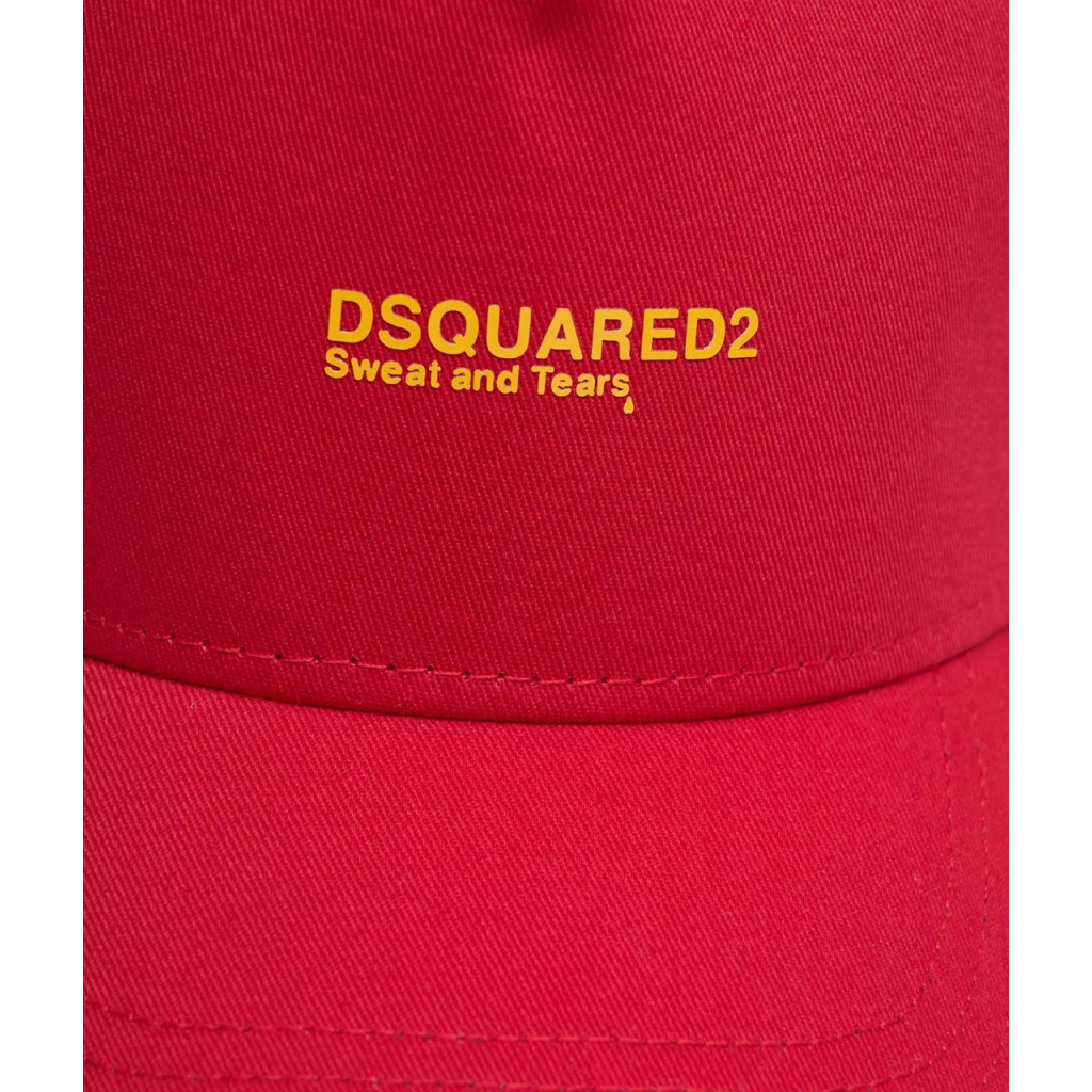 Baseball cap con logo rosso