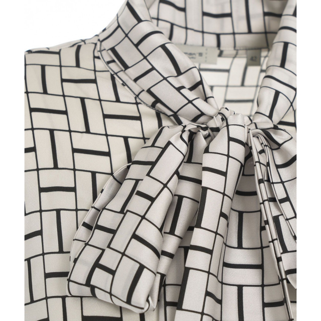 Camicia con collo a fiocco bianco