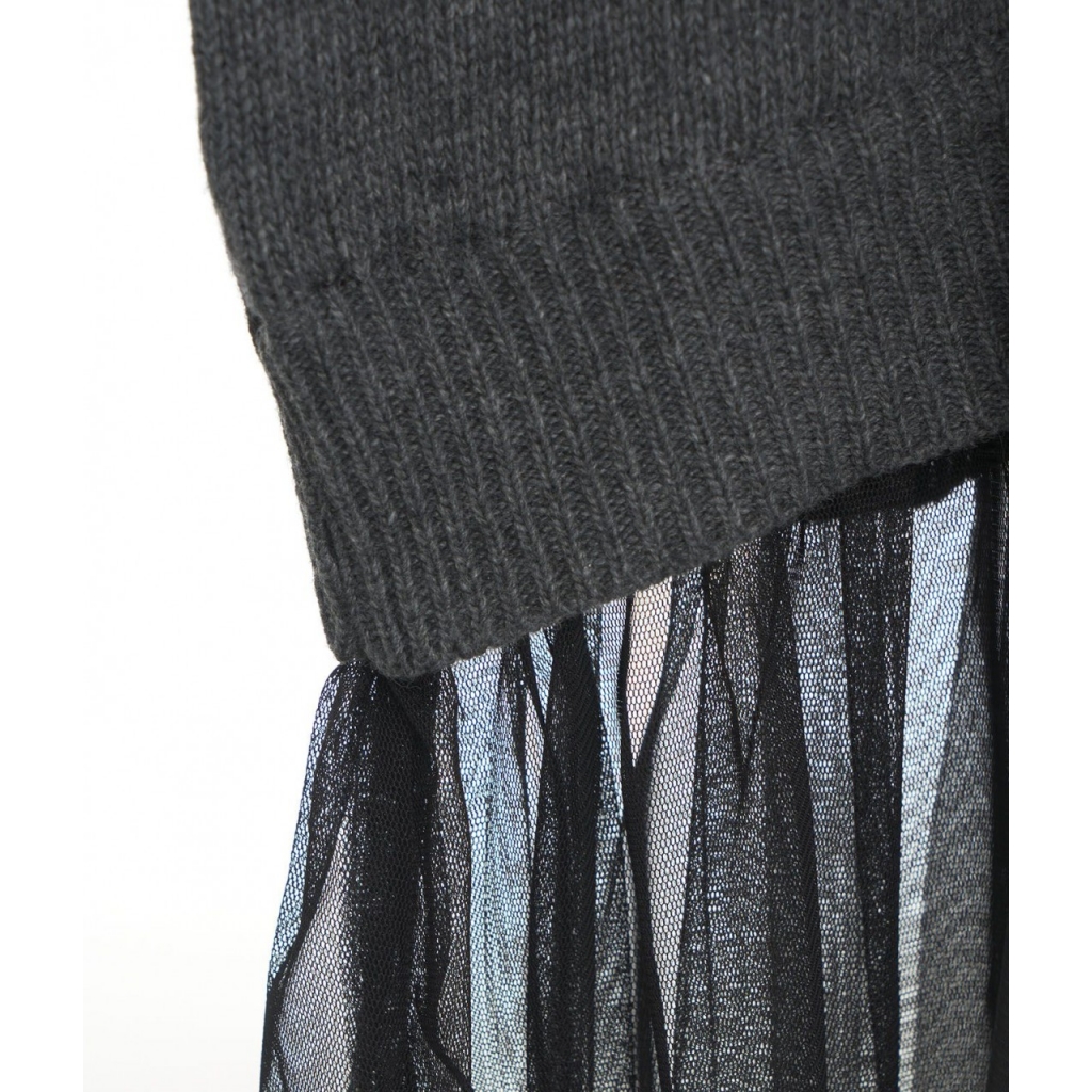 Abito in maglia con gonna in tulle grigio