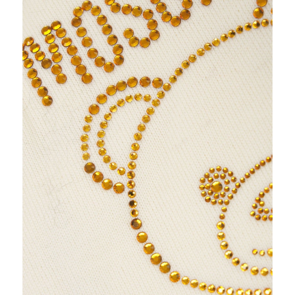 Berretto con applicazione di strass bianco
