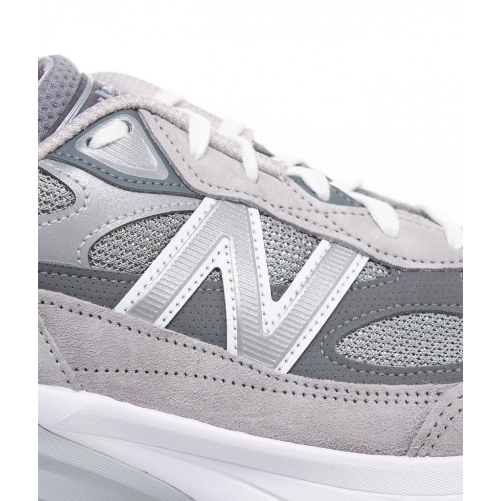 Sneakers 990v6 grigio chiaro