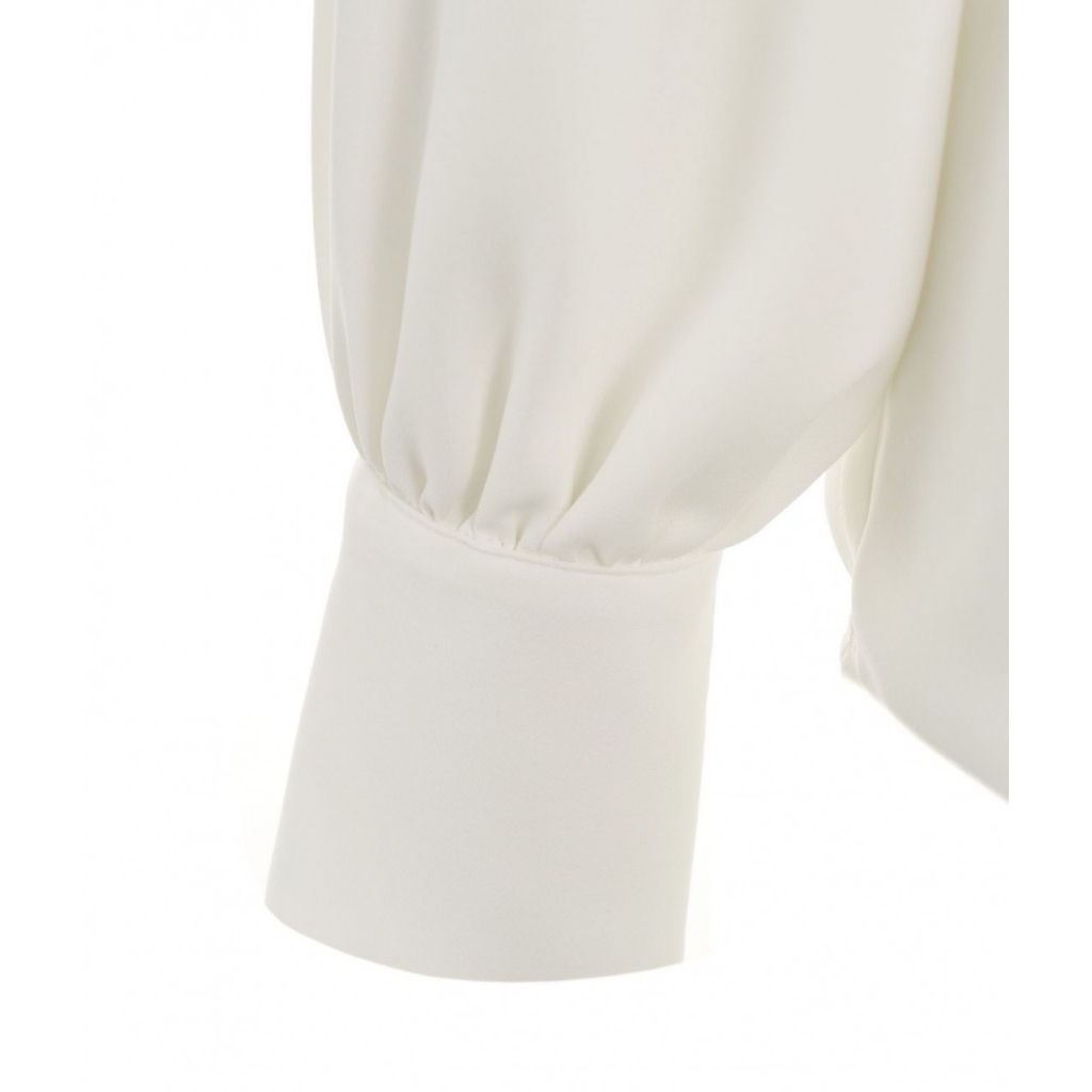 Camicia con cut outs in crpe bianco