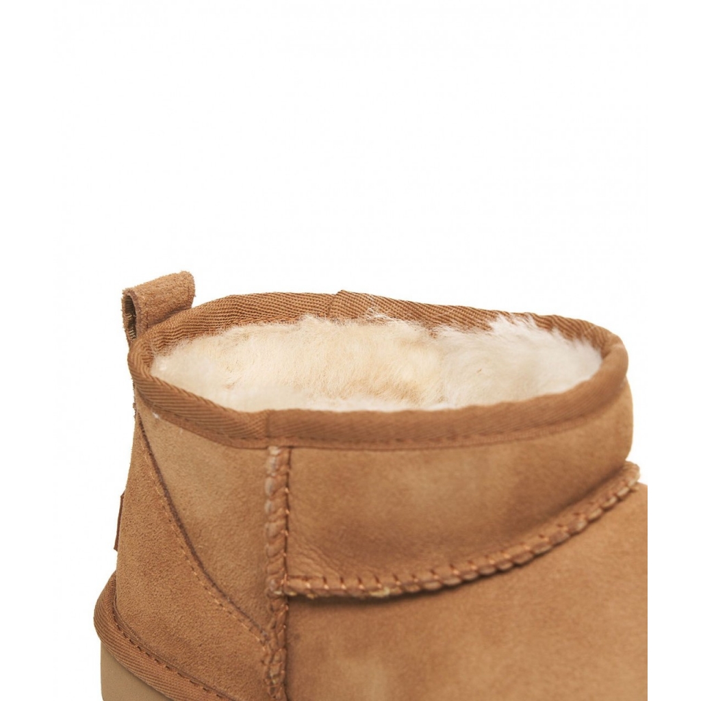 Boots Classic Ultra Mini marrone