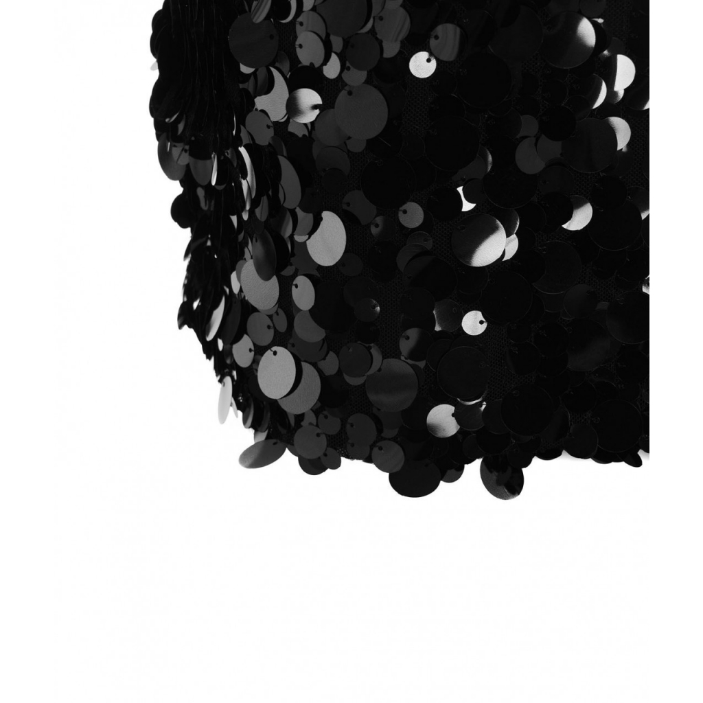 Abito con collo alto e paillettes argento