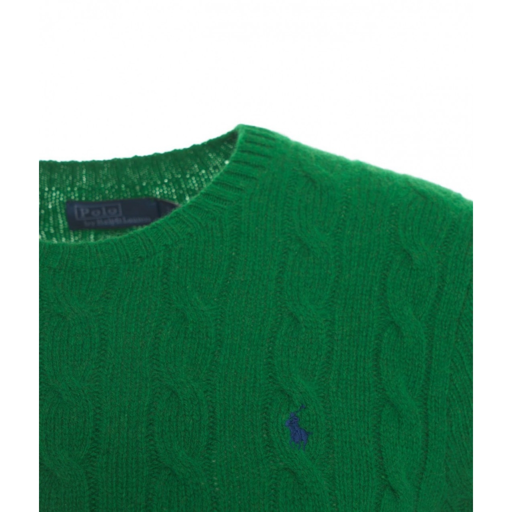 Maglione in lavorazione intrecciata verde