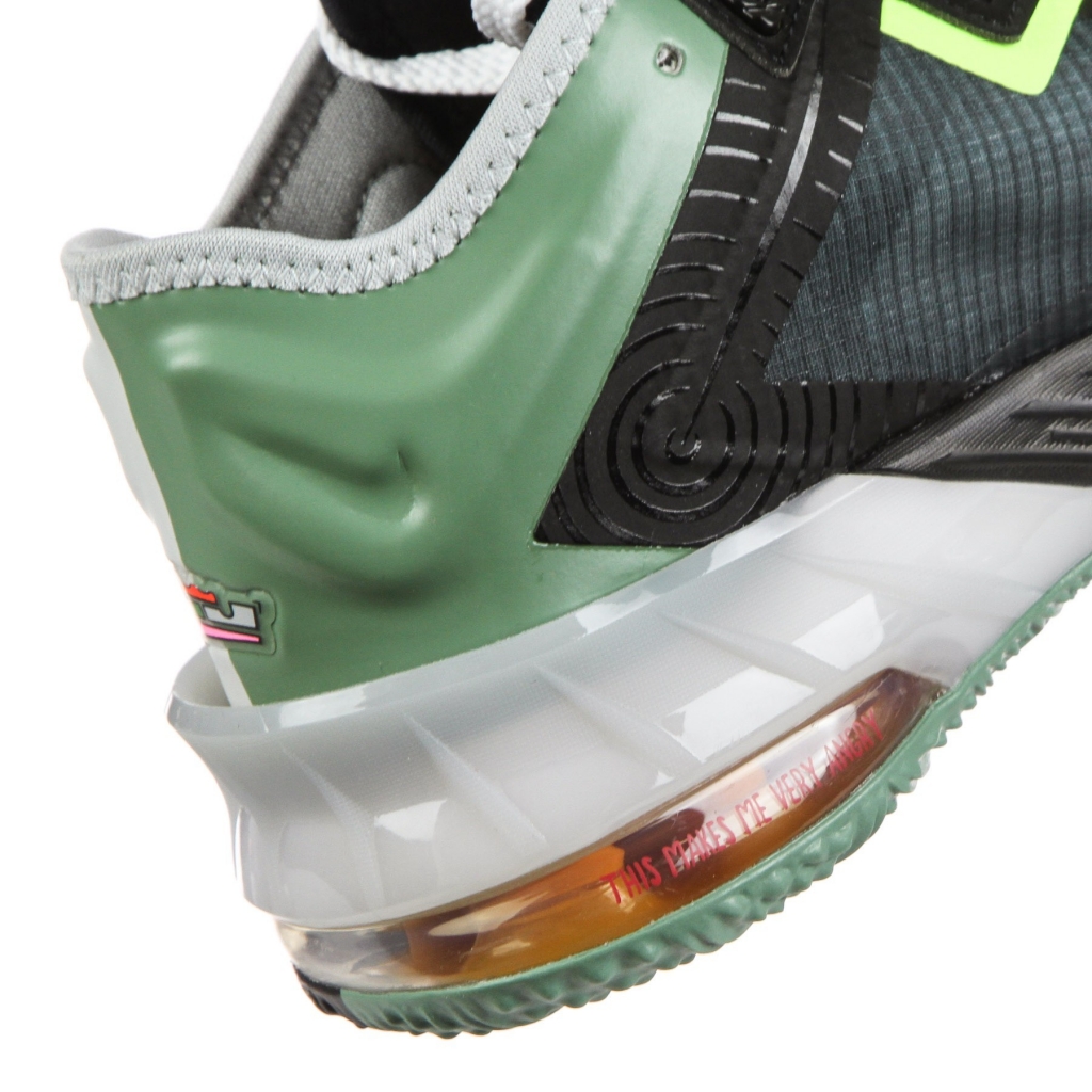 scarpa basket ragazzo lebron xviii low bugs vs marvin gs LT SMOKE GREY/SUNSET PULSE/BLACK/WHITE