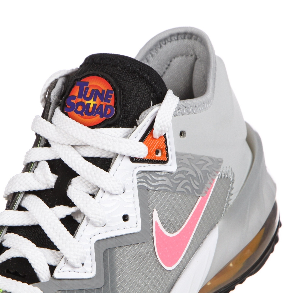 scarpa basket ragazzo lebron xviii low bugs vs marvin gs LT SMOKE GREY/SUNSET PULSE/BLACK/WHITE